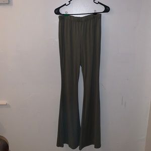 Olive green flare pants from fashion nova. Size Large